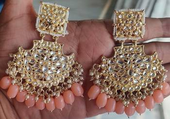 Kundan beautiful earrings are handcrafted in alloy with pearls of good quality 2
