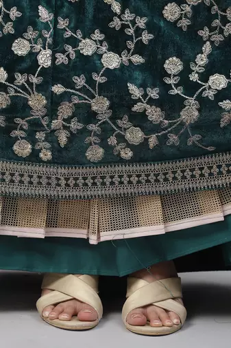 Women's Turquoise embroidered velvet Party Wear semi stitched lehenga Choli