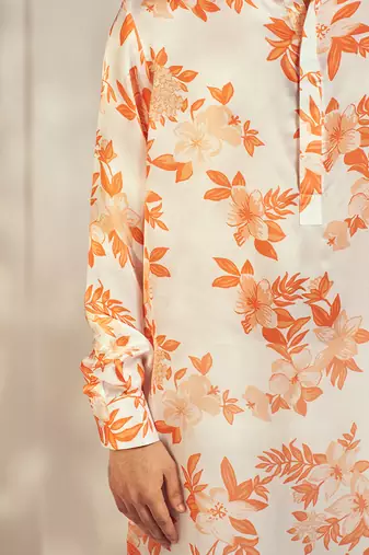 Burnt orange print kurta.