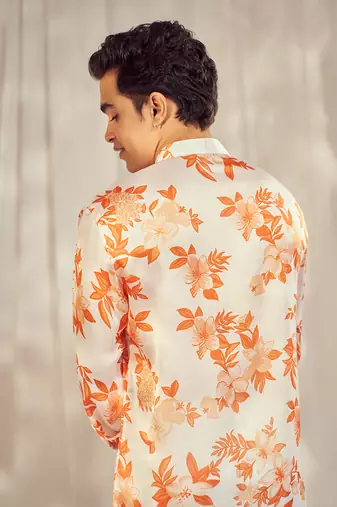 Burnt orange print kurta.
