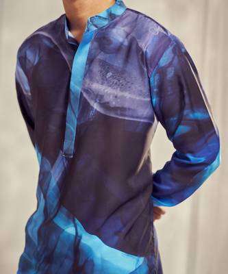 Blue crepe print kurta. 4
