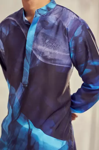 Blue crepe print kurta.