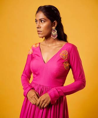 Pink-orange ombre flower anarkali set

embroidery- cutdana 3