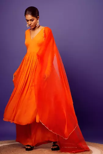 Orange anarkali set

embroidery- cutdana