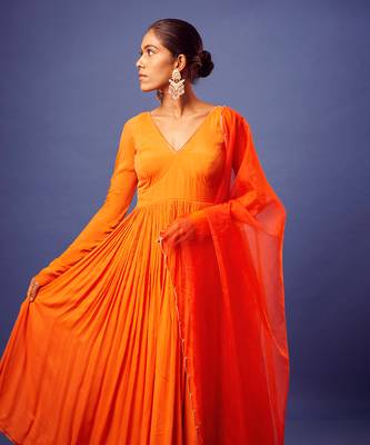 Orange anarkali set

embroidery- cutdana 3