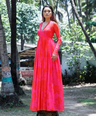 Pink red printed scallop embroidered anarkali with matching net scallop embroidered dupatta. 2