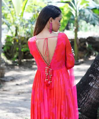 Pink red printed scallop embroidered anarkali with matching net scallop embroidered dupatta. 4