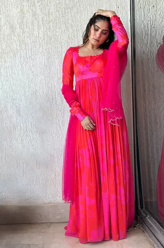 Pink red self scallop anarkali with matching net scallop embroidered and sequin chinta on dupatta.