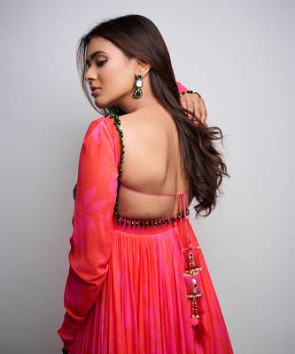 Pink red embroidered anarkali with green work and scallop embroidered net dupatta. 4