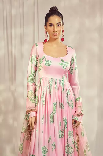 Baby pink print self scallop anarkali with matching organza silk dupatta with gold trimming lace detailing.