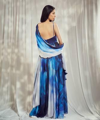 Blue print chiffon strappy anarkali with matching blue crepe dupatta with scallop embroidery border. 4
