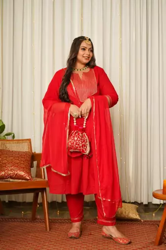 Red gold kurta set-(set of 3)