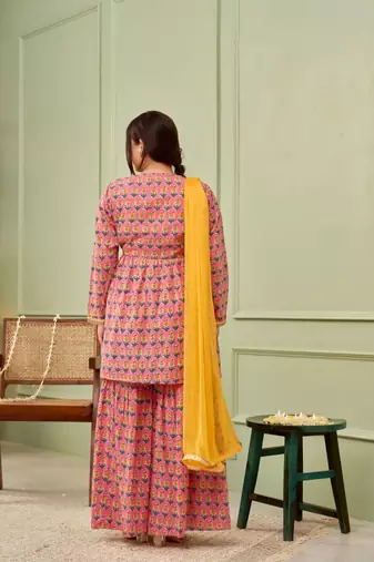 Peach booti cotton printed sharara set (set of 3)
