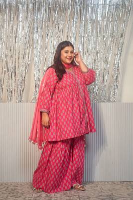 Pink printed cotton v-neck gota sharara set -(set of 3) 2