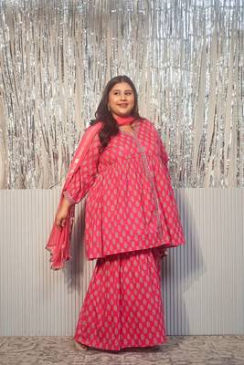 Pink printed cotton v-neck gota sharara set -(set of 3) 3