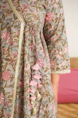 Grey pink floral angrakha kurta suit set - ( set of 3 ) 5