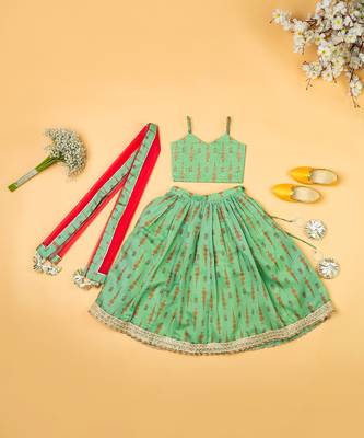 Green chanderi fiaired lehenga set for girls 1