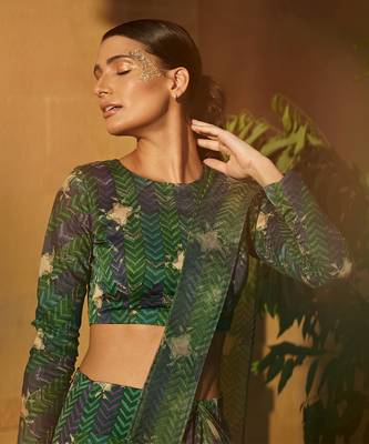 Evergreen pre-draped hand-block saree with blouse 4