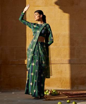 Evergreen pre-draped hand-block saree with blouse 5