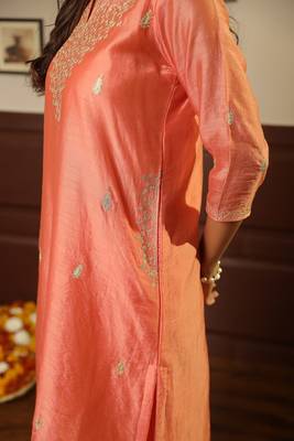 Peach embroidered stitched straight set with dupatta 3