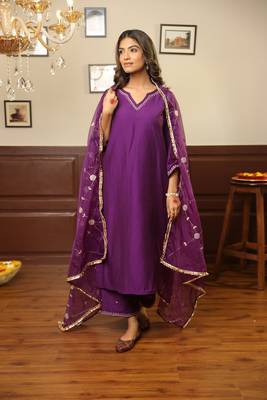 Purple embroidered stitched straight set with dupatta 4