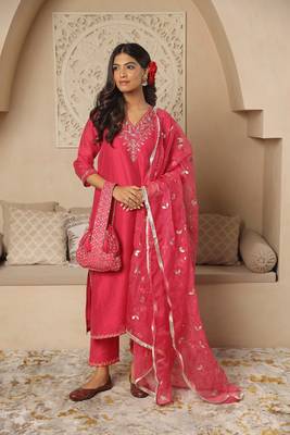 Pink embroidered stitched straight set with dupatta 1