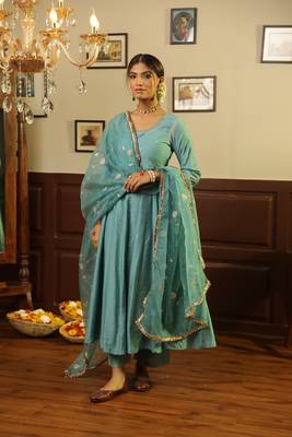 Green embroidered chanderi stitched anarkali set with dupatta 1