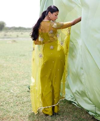 Green satin embroidery  skirt set 3