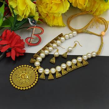 White necklace set 1