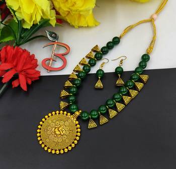 Green necklace set 1