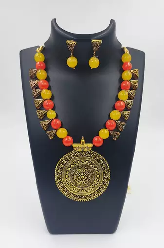 Multicolor necklace set