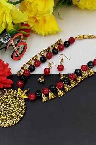 Multicolor necklace set
