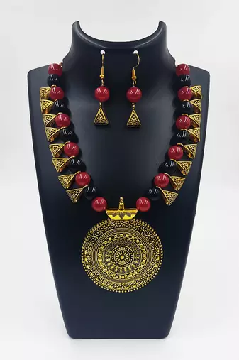 Multicolor necklace set