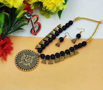 Black necklace set 1