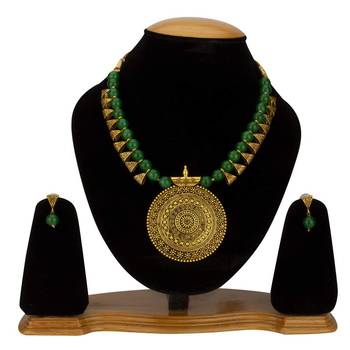 Green necklace set 1