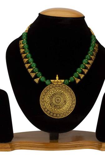Green necklace set