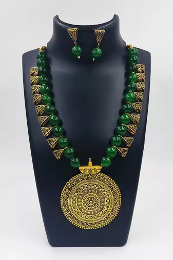 Green necklace set