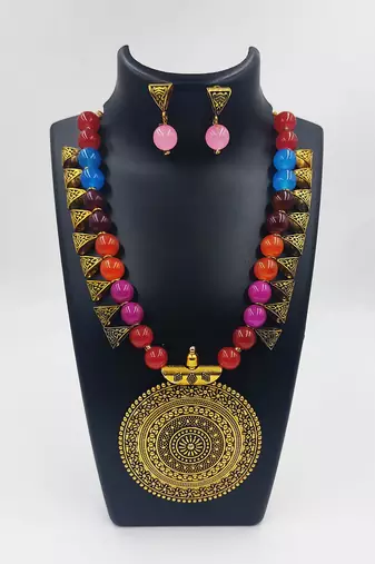 Multicolor necklace set