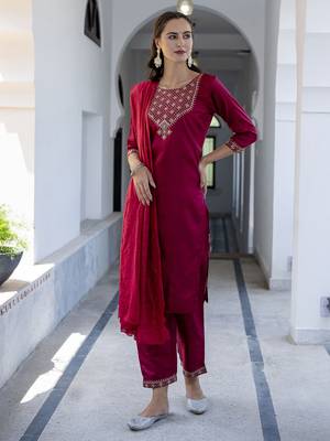 Vredevogel women's silk blend kurta with trousers pant & embroidered chanderi dupatta set 1