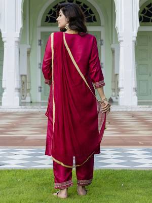 Vredevogel women's silk blend straight kurta with trousers pant & nazneen dupatta set 2
