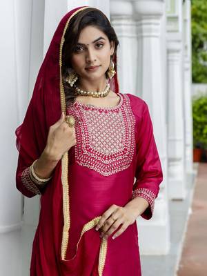 Vredevogel women's silk blend straight kurta with trousers pant & nazneen dupatta set 3