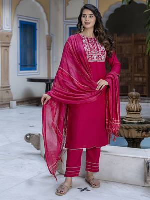 Vredevogel women's chinon silk kurta & trousers pant with nazneen shibori print dupatta 1