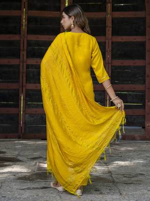 Vredevogel women's chinon silk kurta & trousers pant with nazneen shibori print dupatta 2