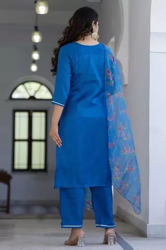 Vredevogel women's silk blend embroidered kurta with trousers pant and organza dupatta set