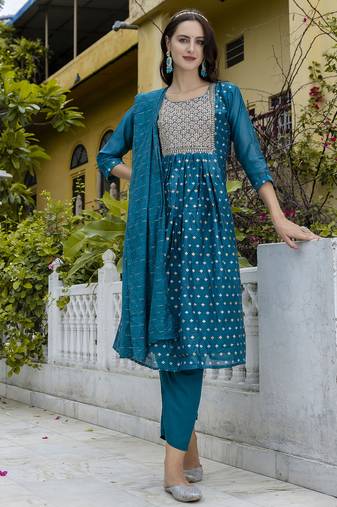  women's chanderi modal butti kurta with trouser pant & embroidered chanderi dupatta