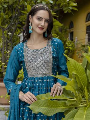 Vredevogel women's chanderi modal butti kurta with trouser pant & embroidered chanderi dupatta 4