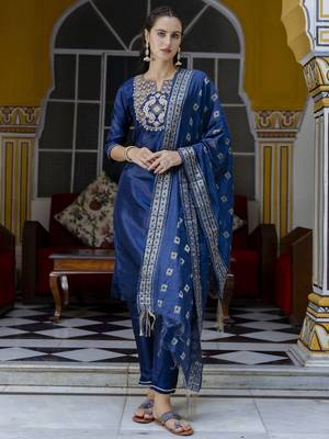 Vredevogel women's cotton silk blend embroidered kurta pant with viscose print dupatta set 4