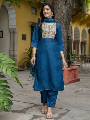 Vredevogel women's embroidered silk blend kurta & pant with viscose print dupatta 1