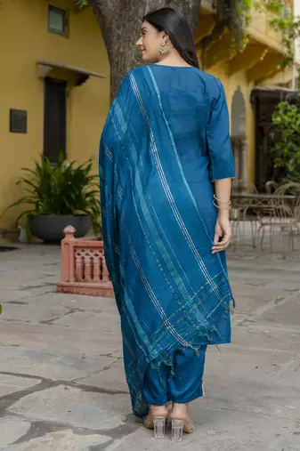 Vredevogel women's embroidered silk blend kurta & pant with viscose print dupatta