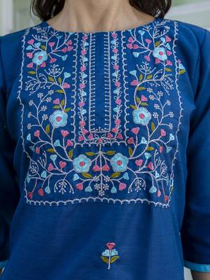 Vredevogel women's cotton blend embroidered kurta with pant & nazneen dupatta set 3